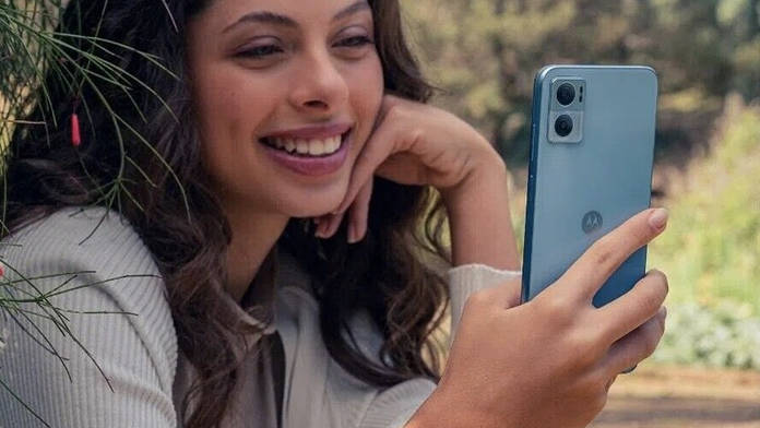 https://static.hub.91mobiles.com/multisite/wp-content/uploads/sites/7/2022/09/moto-e22i-price.jpg