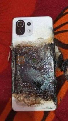 xiaomi-11-lite-ne-catches-fire-in-bihar