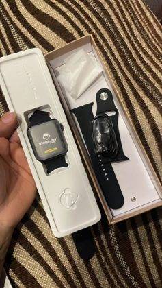 woman receives fake android watch&nbsp;from&nbsp;amazon instead apple watch&nbsp;of 50900 rupees