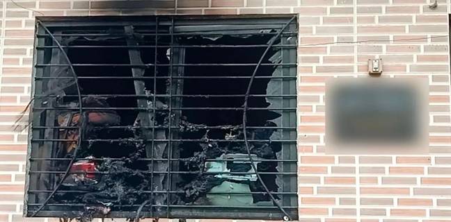 स्मार्टफोन में हुआ ऐसा ब्लास्ट, टूट गईं खिड़कियां, 3 लोग घायल