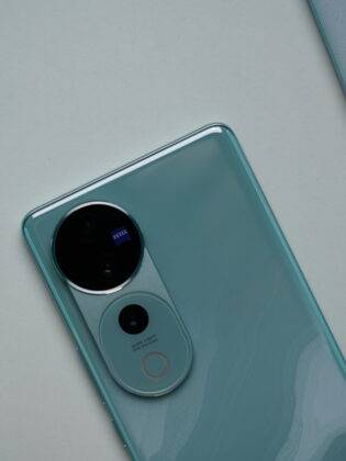 cropped-vivo-v40pro1.jpg?tr=q-70