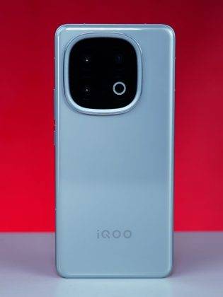 cropped-iQOO-13.jpg?tr=q-70