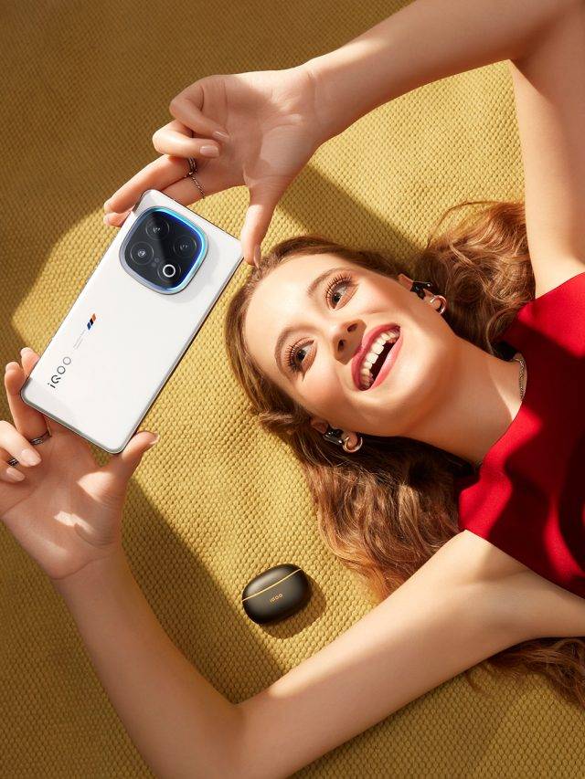 cropped-iQOO-13-Image-1.jpg?tr=q-70