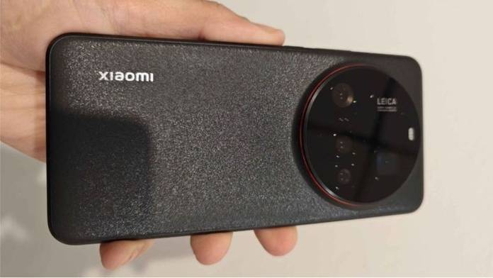 https://static.hub.91mobiles.com/multisite/wp-content/uploads/sites/7/2025/01/Xiaomi-15-Ultra-hands-on-image-leaked-ahead-of-launch.jpg