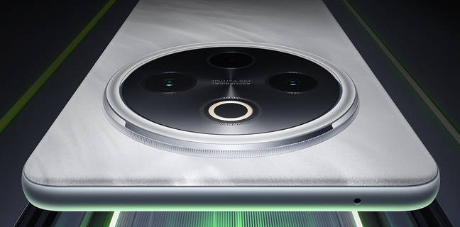 7600mAh बैटरी के साथ लॉन्च होगा iQOO Z10 Turbo Pro! बनेगा दुनिया का पहला Snapdragon 8s Gen 4 वाला फोन