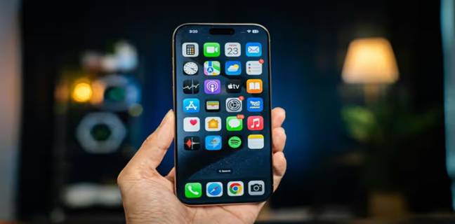 iPhone 17 की डिस्प्ले डिटेल्स आई सामने, जानें पहले से कितना हो सकता है अलग iphone-17-display-size-revealed-case-manufacturer