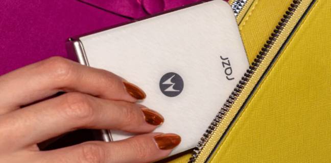 8GB रैम, 32MP सेल्फी कैमरा, 6.9 इंच स्क्रीन वाले Motorola के फ्लिप स्मार्टफोन की सेल शुरू motorola-razr-60-india-sale-price-offers-specifications