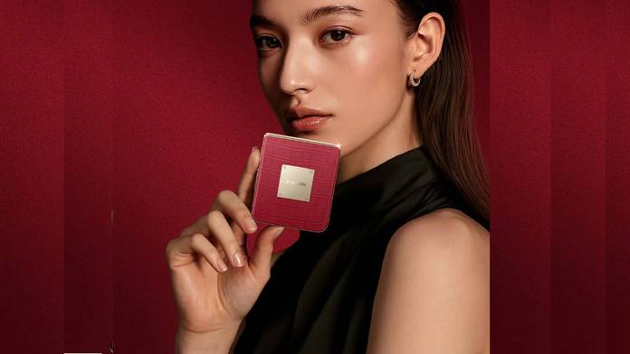 https://static.hub.91mobiles.com/multisite/wp-content/uploads/sites/7/2025/08/xiaomi-mix-flip-2-diamond-limited-edition-launched-in-china.jpg