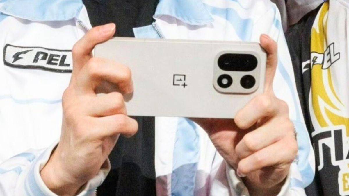 oneplus-15-first-look-live-images-leak