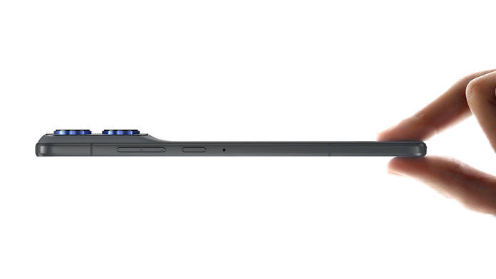 https://static.hub.91mobiles.com/multisite/wp-content/uploads/sites/7/2025/10/moto-x70-air-launch.jpg