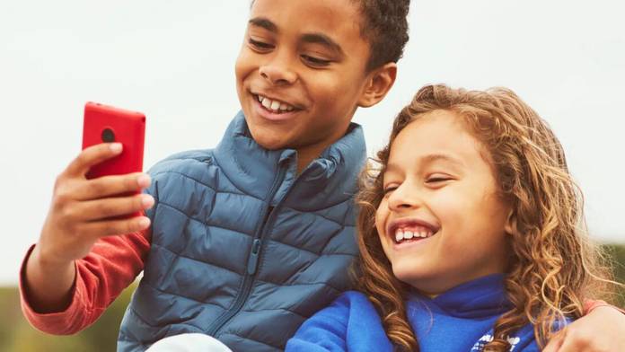 https://static.hub.91mobiles.com/multisite/wp-content/uploads/sites/7/2025/12/hmd-xploraone-kids-safe-phone.jpg