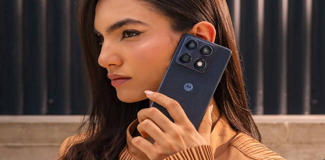 Motorola Signature इंडिया में लॉन्च, 16GB RAM और Snapdragon 8 Gen 5 प्रोसेसर के साथ 50MP सेल्फी कैमरा