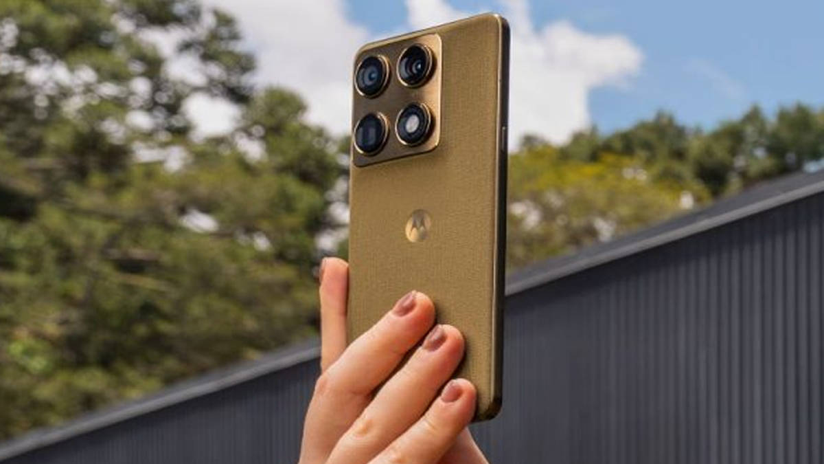 MOTOROLA Signature :- 60 हज़ार से भी कम कीमत में मिलेगा MOTOROLA का सब से प्रीमियम फोन, फीचर्स जानकर रह जाएंगे हैरान !