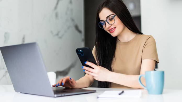 https://static.hub.91mobiles.com/multisite/wp-content/uploads/sites/7/2026/02/How-to-copy-and-paste-text-between-your-Android-phone-and-laptop.jpg