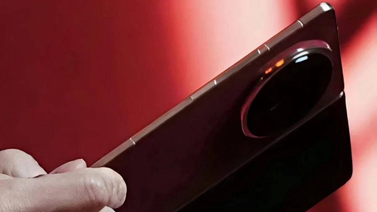 Honor Magic V6 के लॉन्च से पहले तस्वीरें लीक, देखें कैसा है लुक और संभावित फीचर्स