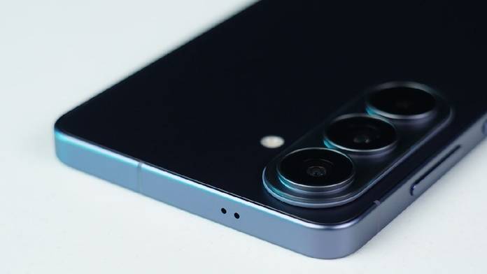 https://static.hub.91mobiles.com/multisite/wp-content/uploads/sites/7/2026/03/Samsung-Galaxy-S26-Design-10.jpg