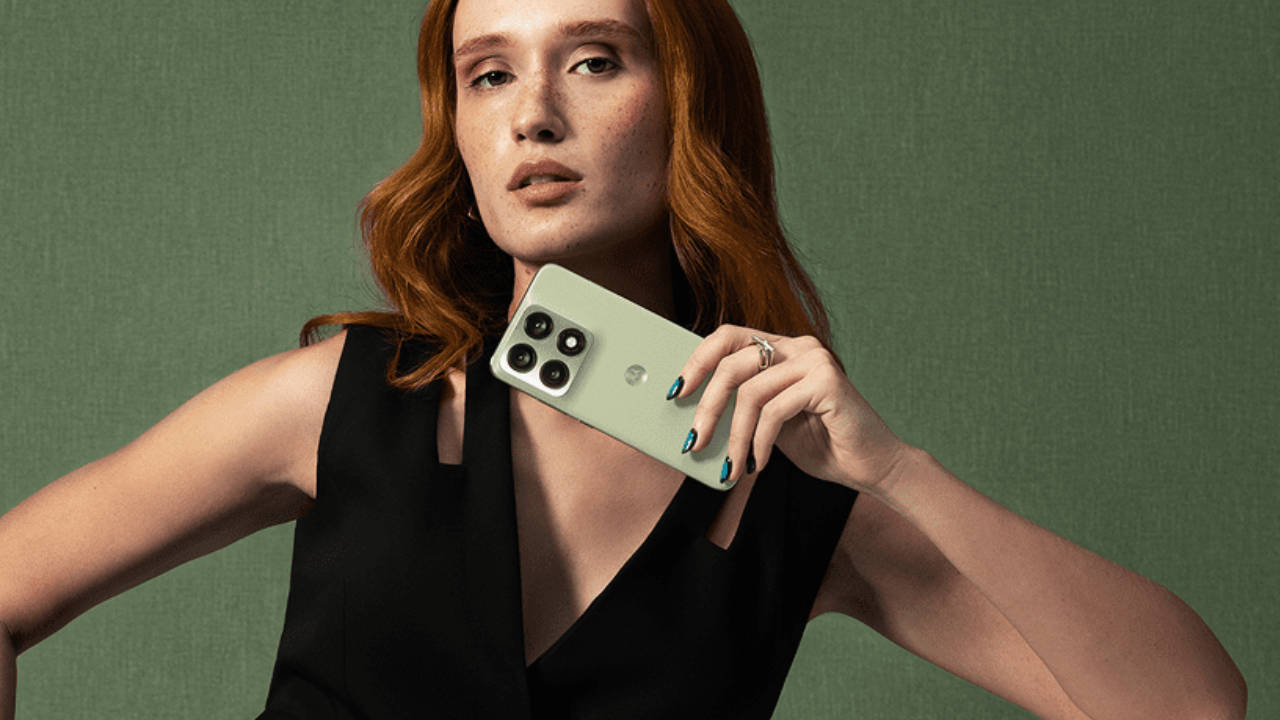 2000 रुपये की छूट के साथ शुरू हुई 6500mAh बैटरी और 12GB RAM वाले 5G फोन Motorola Edge 70 Pro की सेल