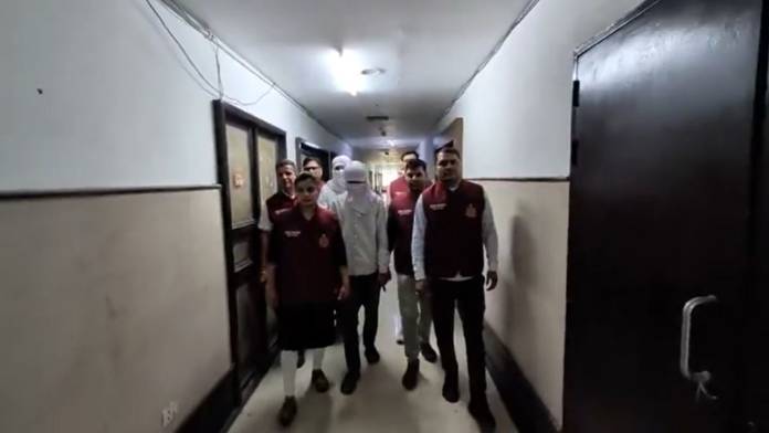 https://static.hub.91mobiles.com/multisite/wp-content/uploads/sites/7/2026/05/Fake-Realme-Oppo-and-OnePlus-smartphones-seized-in-Delhi-Police-raid-know-details.jpg
