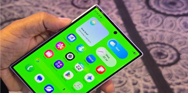 Samsung Galaxy Z Fold8 पर स्विच करना हुआ आसान, जानें क्या है तरीका samsung-galaxy-z-fold-8-first-look-of-this-wide-phone