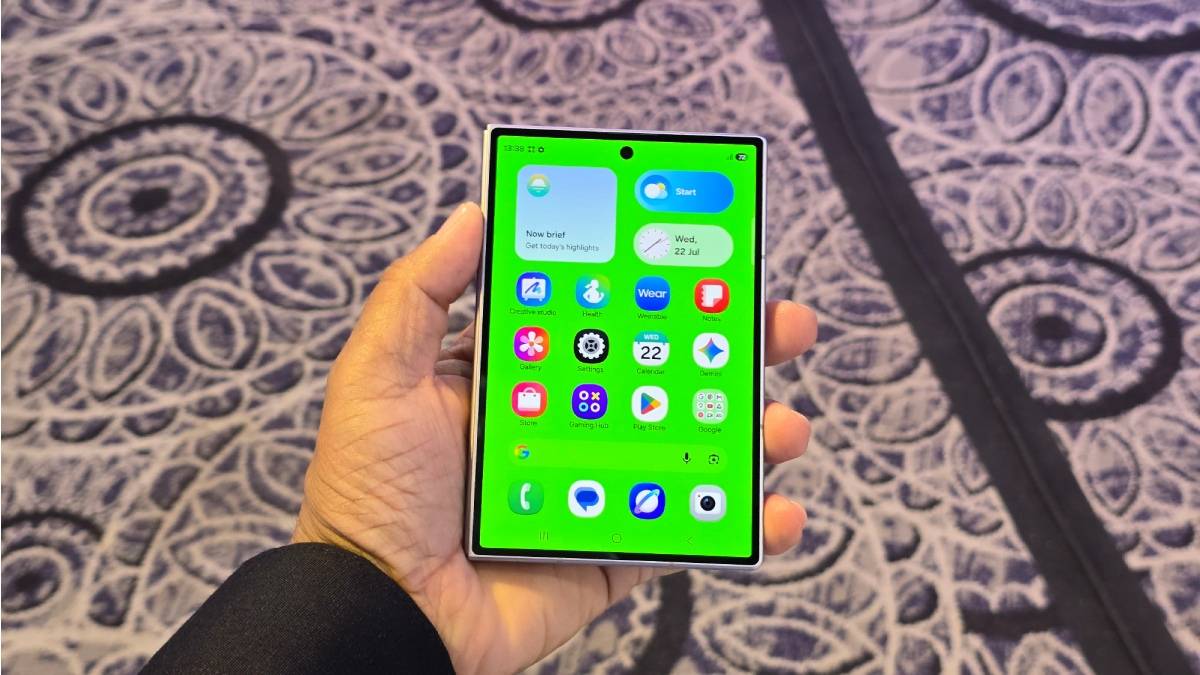 samsung-galaxy-z-fold-8-first-look-of-this-wide-phone