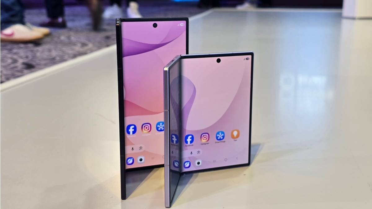 samsung-galaxy-z-fold-8-first-look-of-this-wide-phone