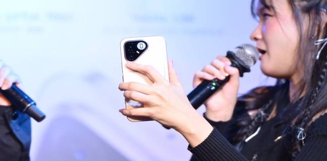 15 जुलाई को लॉन्च होगा नया 5G फोन Pova 8 Pro, देखें डिजाइन और डिटेल्स