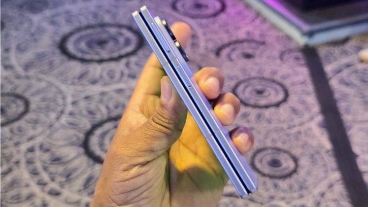 samsung-galaxy-z-fold-8-first-look-of-this-wide-phone