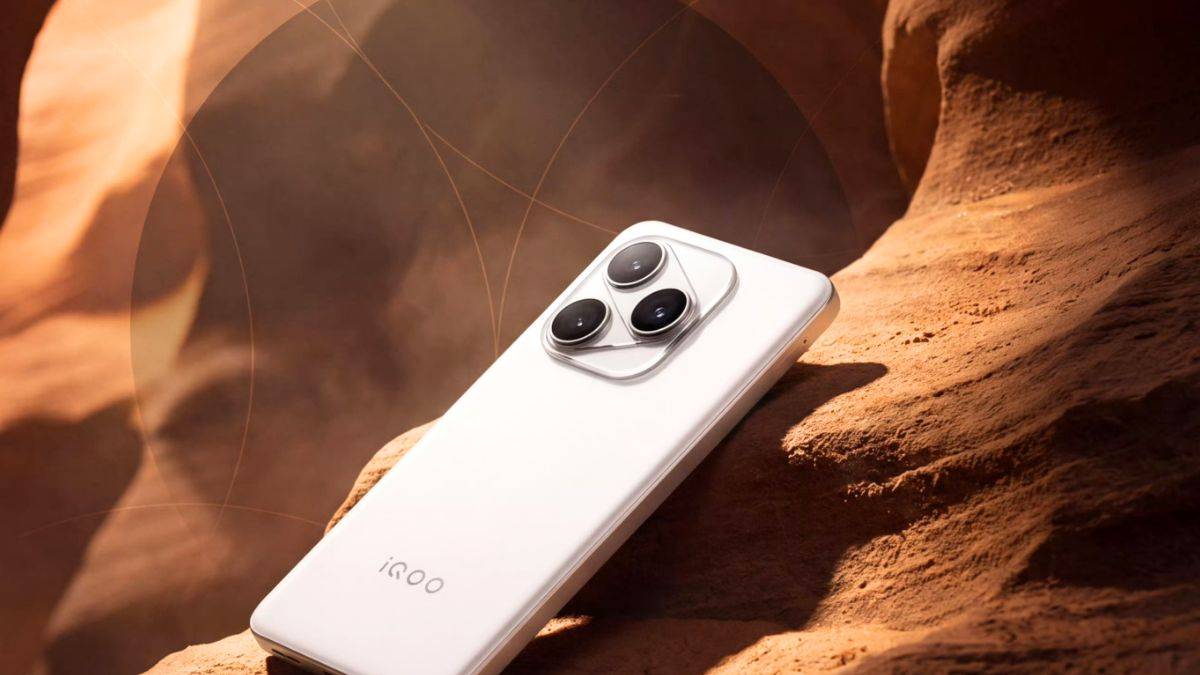 iQOO 16 लीक: 165Hz 2K डिस्प्ले, 8,500mAh बैटरी और नया लुक, जानें पूरी डिटेल