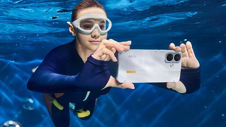 POCO X8 5G लॉन्च, 8,340mAh बैटरी, 120Hz AMOLED डिस्प्ले और 50MP OIS कैमरा के साथ जानें ग्लोबल कीमत