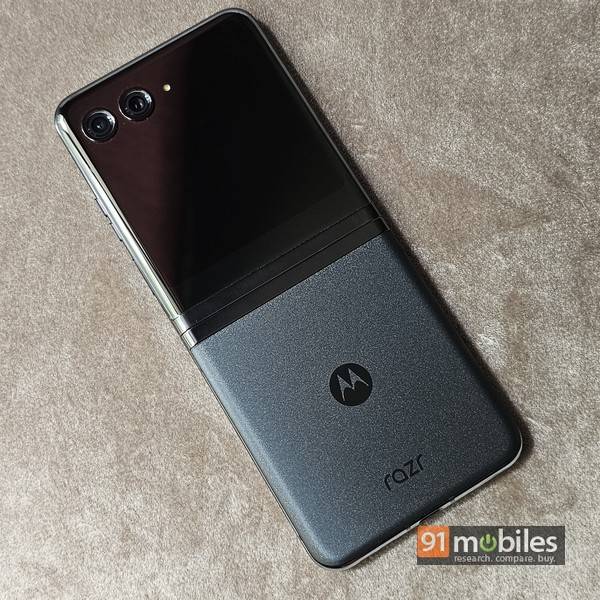 Motorola razr 40 Ultra ブラック Motorola razr 40 Ultra (Infinite Black, 8GB RAM, 256GB Storage