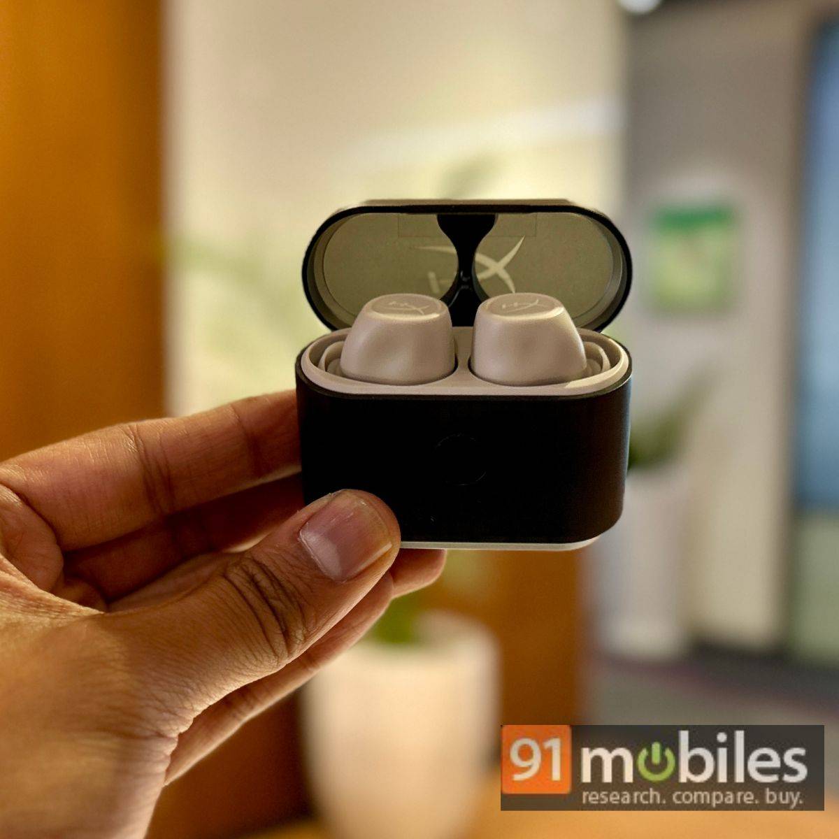 hyper_x_tws_earbuds