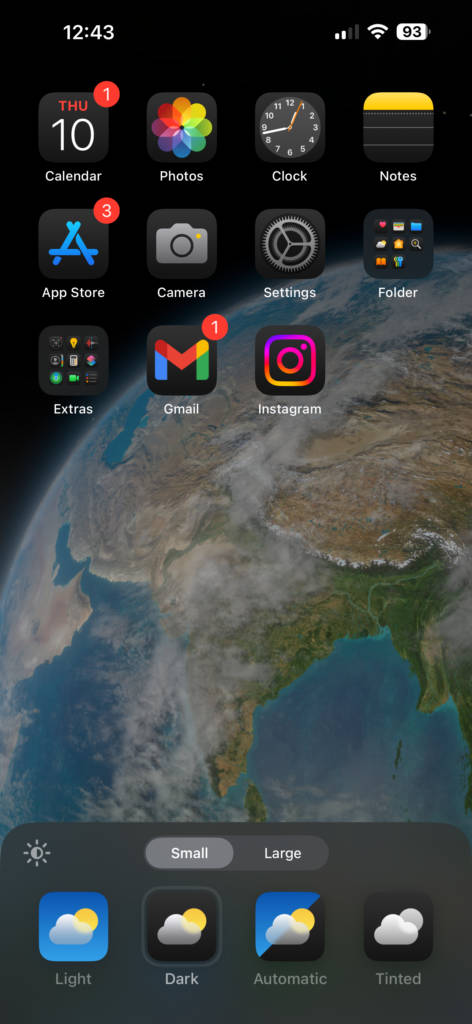 iOS 18 dark mode app icon