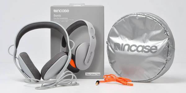 incase-sonic-review-headphones-packaging
