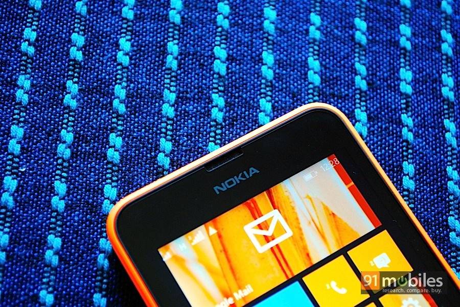 Nokia Lumia 630_top