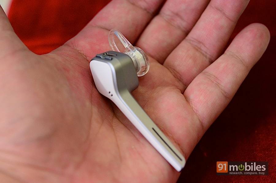 Plantronics-Voyager-Edge14