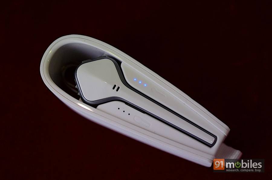 Plantronics-Voyager-Edge23