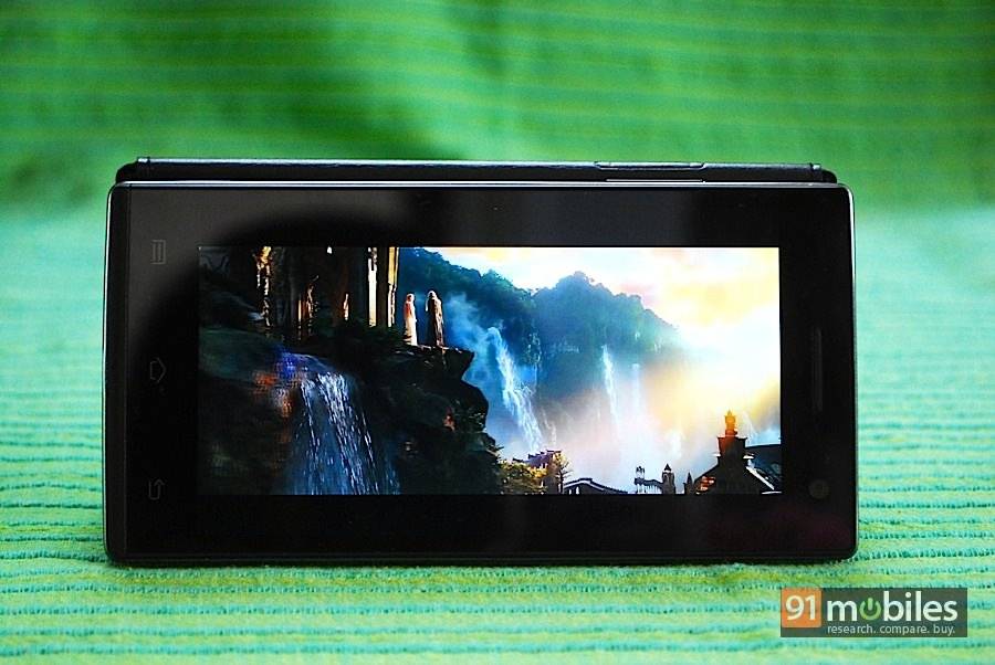 XOLO Q1010i display