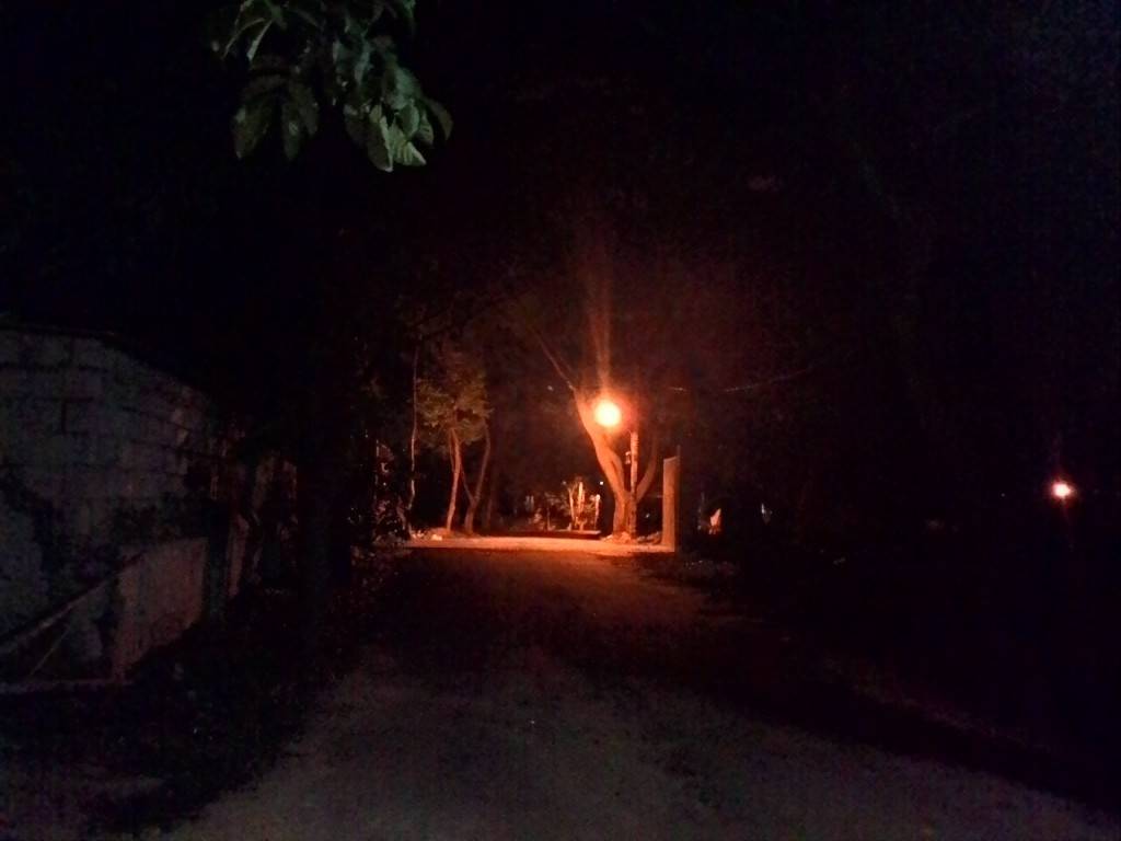 Asus Zenfone 4 camera sample_low light mode on