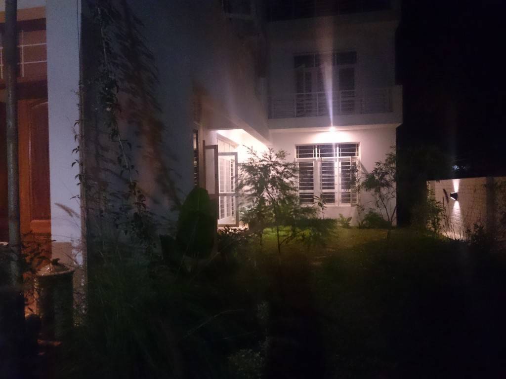 Sony-Xperia-Z3-Compact_camera-review_night-shot.jpg?tr=q-70