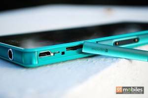 Sony Xperia Z3 Compact_microUSB