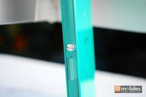 Sony Xperia Z3 Compact_power button
