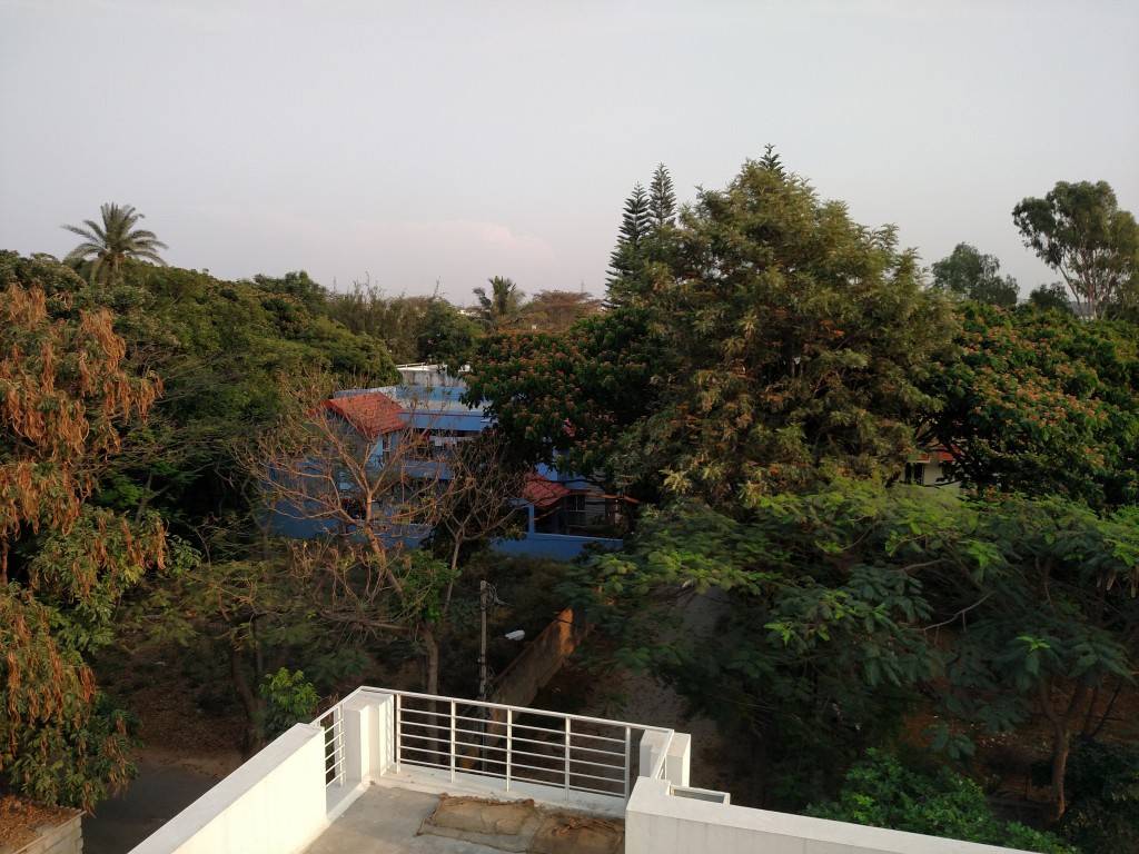 Moto-Turbo_camera-test_long-shot.jpg?tr=q-70