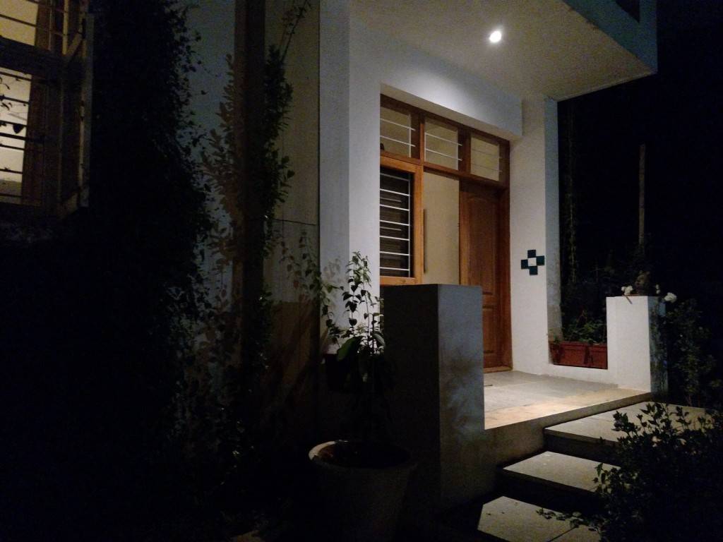 Moto-Turbo_camera-test_night-shot.jpg?tr=q-70