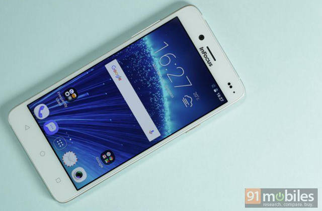 InFocus M680 (Rs 10,999)