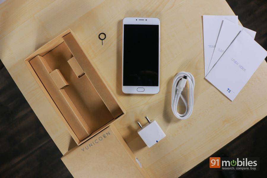 YU Yunicorn unboxing 01