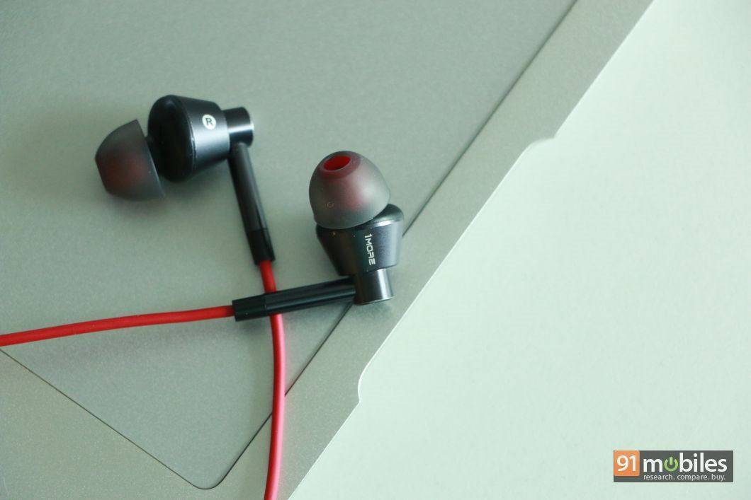 1more single driver 1M301 earphones 03