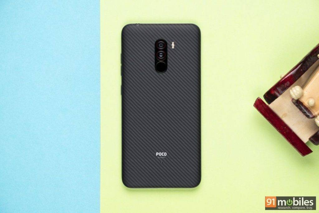 POCO-F1-by-Xiaomi-review-01_thumb.jpg