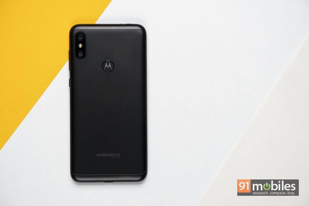 motorola_one_power_review_design1