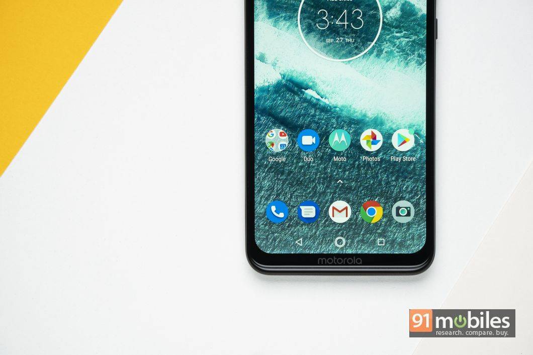 motorola_one_power_review_design6