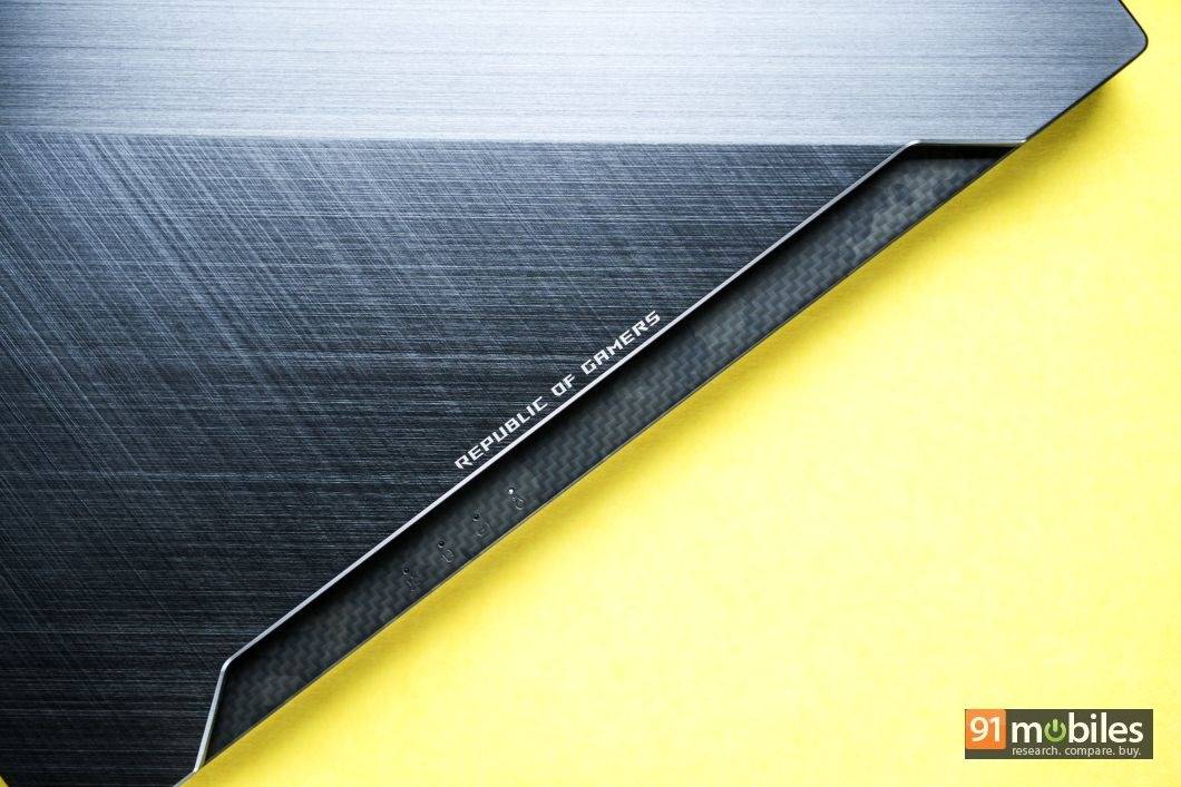 ASUS ROG Strix SCAR II GL504 - 91mobiles 03